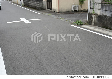 拐彎處危險 拐彎處危險 104099082