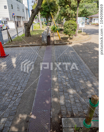 A gate (slide-type water stop plate) that prevents flooding into the park during heavy rain Chiba City/Chiba Park 104099669