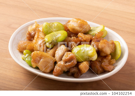 Stir-fried Broad Beans and Chicken with Oyster Sauce 104102254