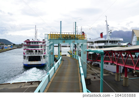 多雲的櫻島風景和櫻島渡口 104103888