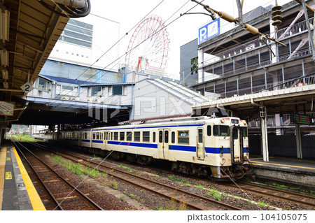 停在鹿兒島中央站的指宿枕崎線電車 停在鹿兒島中央站的指宿枕崎線電車 104105075