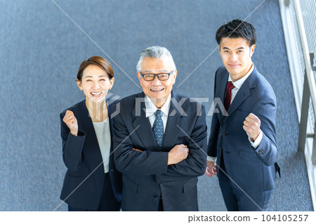 商務人士肖像拳頭泵 104105257