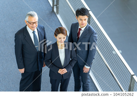 商務人士肖像 104105262