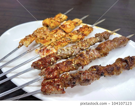 Chinese Cuisine: Grilled Mutton Skewers and Crunchy Skewers 104107123