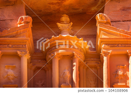 Petra, Jordan Siq, Treasury, Al Khazneh close-up 104108906
