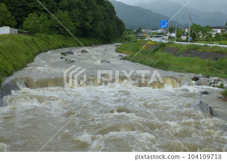 Hakushu-cho, Hokuto City, Ojira River swollen due to heavy rain Hakushu-cho, Hokuto City, Ojira River swollen due to heavy rain 104109718