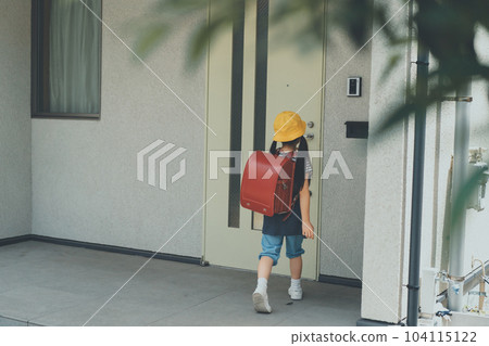 elementary student, primary school child, primary school student 104115122