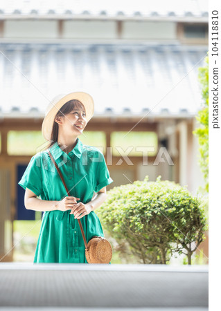 女孩旅行形象 104118810