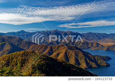 Autumn leaves mountain range and Lake Chuzenji seen from Oku-Nikko Hangetsuyama Observatory Autumn leaves mountain range and Lake Chuzenji seen from Oku-Nikko Hangetsuyama Observatory 104123710