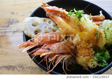 Shrimp Tempura Rice Bowl 104128037