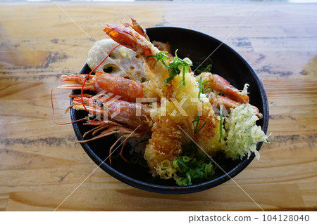 Shrimp Tempura Rice Bowl 104128040