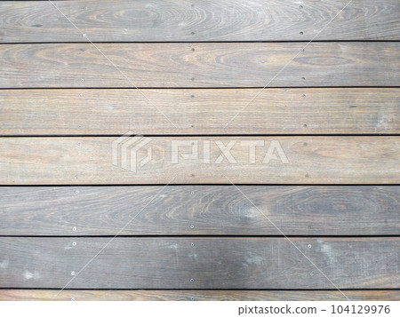 horizontal wooden wall 104129976