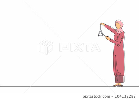 Continuous one line drawing Arabian female musician playing musical triangle. Classical music orchestra woman artist with music instrument. Musician performs on stage. Single line draw design vector Continuous one line drawing Arabian female musician playing musical triangle. Classical music orchestra woman artist with music instrument. Musician performs on stage. Single line draw design vector 104132282
