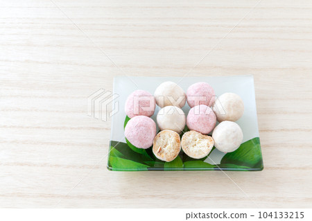Almond ball [honey lemon flavor + strawberry and raspberry flavor mix] 104133215