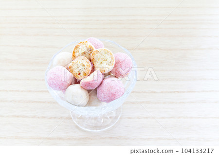 Almond ball [honey lemon flavor + strawberry and raspberry flavor mix] 104133217