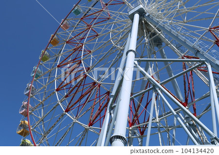 Ferris wheel of amusement park 104134420