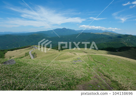 Kirigamine Plateau. The majestic nature of Japan. 100 Famous Mountains Kirigamine Plateau. The majestic nature of Japan. 100 Famous Mountains 104138696