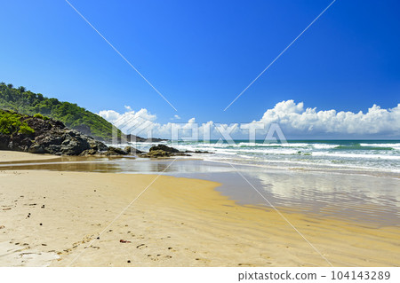 Empty beach in Serra Grande city, coast of Bahia Empty beach in Serra Grande city, coast of Bahia 104143289