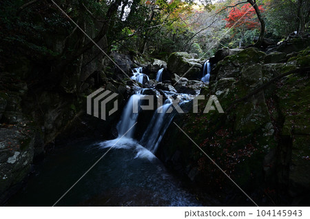 秋天的修女瀑布 104145943