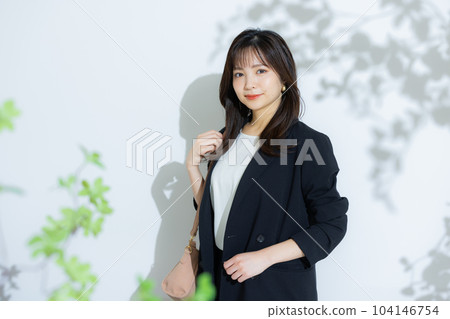 Business woman Business woman 104146754