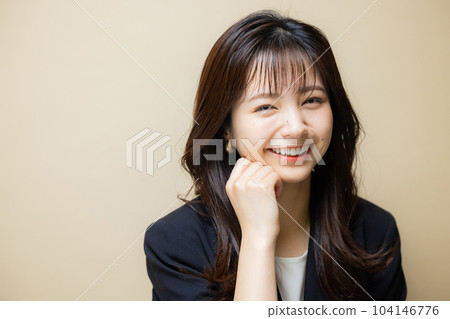 Business woman beige bag Business woman beige bag 104146776