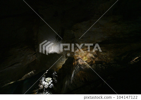 Akiyoshido Cave 104147122
