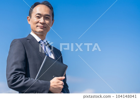 中間的商人 104148041