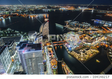 [Kanagawa] Yokohama cityscape with a beautiful shining night view 104148217