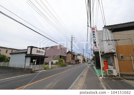 帶有圓形郵筒的千葉東金風景（兼半商店前） 104151082