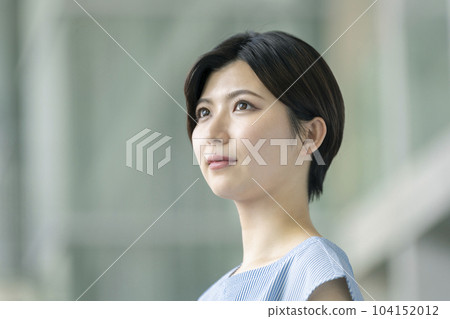 二十多歲的女人的畫像 104152012