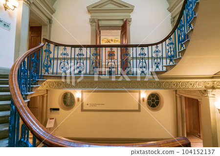 登陸樓梯 104152137