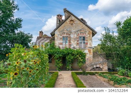 Queen's Village 104152264