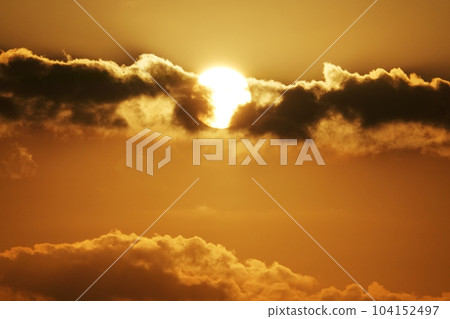 Sunset and Cloud Silhouette/Autumn/Telephoto/Sky Limited/211007pm 104152497