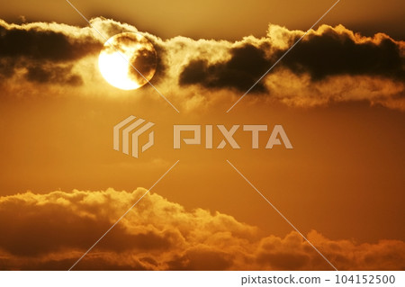 Sunset and Cloud Silhouette/Autumn/Telephoto/Sky Limited/211007pm 104152500