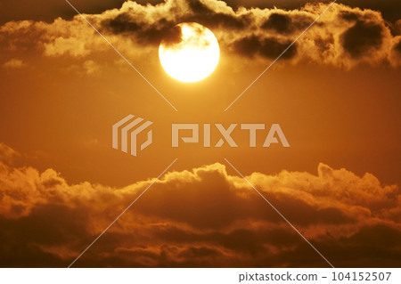 Sunset and Cloud Silhouette/Autumn/Telephoto/Sky Limited/211007pm 104152507