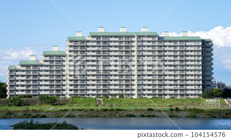 Large-scale housing complex 8 along the riverbed of the Tama River Large-scale housing complex 8 along the riverbed of the Tama River 104154576