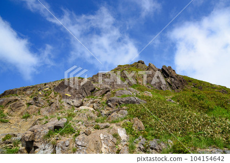 夏季谷川岳和西黑嶺的絕景(藍天和夏季山脈) 夏季谷川岳和西黑嶺的絕景(藍天和夏季山脈) 104154642