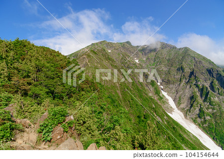 夏季谷川岳和西黑嶺的絕景（藍天和夏季山脈） 104154644