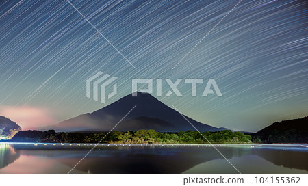 從精進湖看銀河和富士山 從精進湖看銀河和富士山 104155362