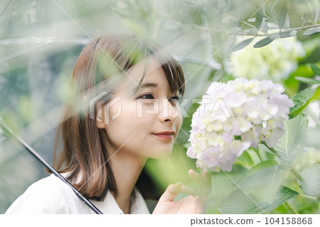 Female portrait 104158868