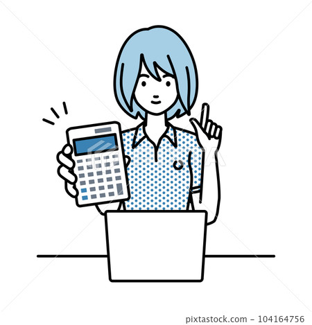一位身穿馬球衫的女士坐在辦公桌前，打開筆記本電腦，拿著計算器給我看 104164756