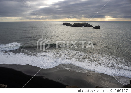 Atlantic Ocean with rocks, Dyrholaey, south Iceland 104166127