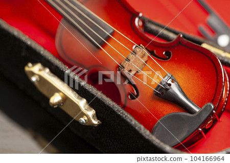 violin with bow in red velvet case 104166964