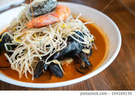 Chow Mein Korean Food Cuisine jjamppong jjambbong noodles 짬뽕 チャンポン 104169130