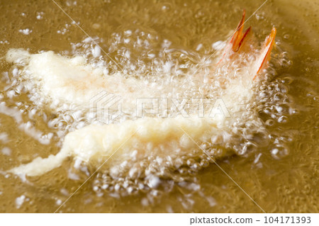 Shrimp tempura fried 104171393