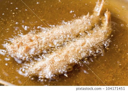 Deep fried shrimp 104171451