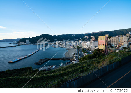 秋天的早晨市區和熱海海岸 1 靜岡縣熱海市 秋天的早晨市區和熱海海岸 1 靜岡縣熱海市 104173072