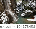 岐阜縣中津川市築地 冬季築地峽谷 瀑布、清流和雪 104173458