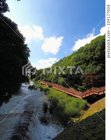 從Yurunuki Manno Pond看到的Hotarumi公園[香川縣仲多戶區Mannou町] 104177608