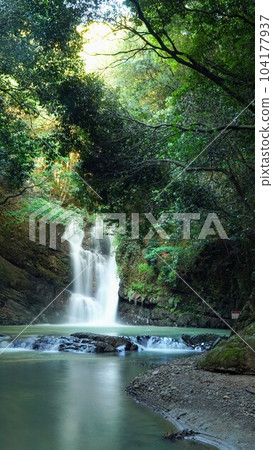 Swollen Ayugaeri Falls [Saida Town, Mitoyo City, Kagawa Prefecture] 6 104177937